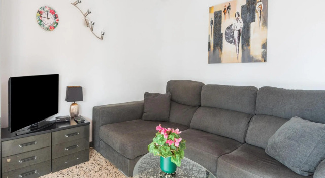 Spacious Holiday Home in Cambrils with Shared Swimming Pool, Book Hotel Hoteller i Costa Dorada med pool, Swimmingpool