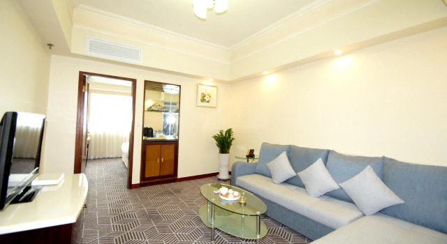 Люкс Standard Overseas Chinese Friendship Hotel