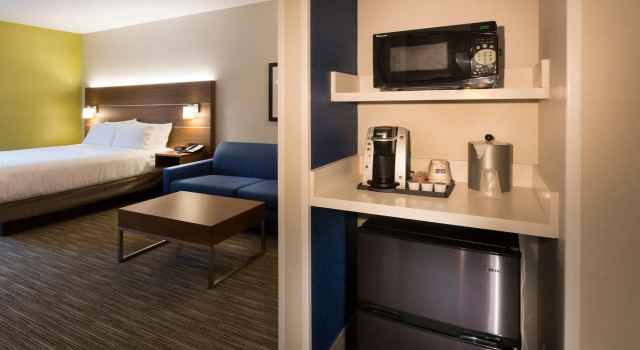 Двухместный люкс Holiday Inn Express & Suites - Seattle South - Tukwila by IHG
