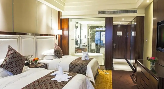 Двухместный номер Business с балконом Отель Country Garden Phoenix Hotel LongJiang Shunde Foshan City