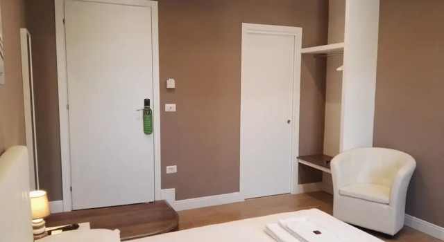 Tollì Superior Guest House, Забронировать Отель Отели Рима с завтраком, рядом с Ослиные ворота, Завтраки