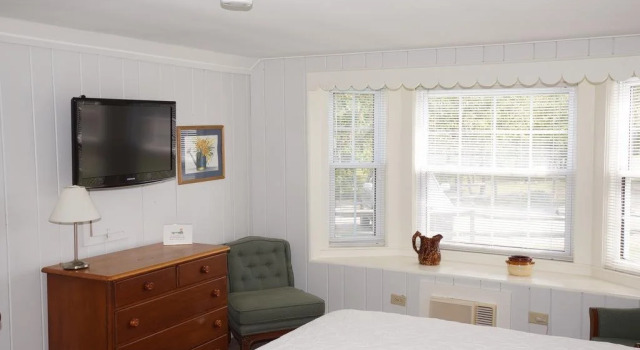 Kingfisher Harwich Port, Varaa Hotelli Hotellit New England uima-altaalla, Uima-allas