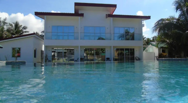 Double suite Vue piscine Phaidon Beach Resort