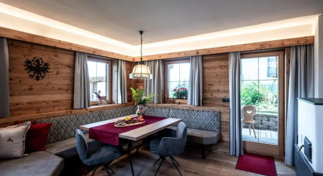Schwaiger Alpen-Ferienwohnung, Rezerwuj Hotel Hotele w Tyrol z parkingiem, Parking
