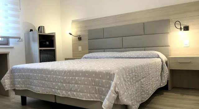 Il Sole e la Luna B&B in Garda, Prenota Bed & breakfast Hotel a Veneto con piscina, Piscina