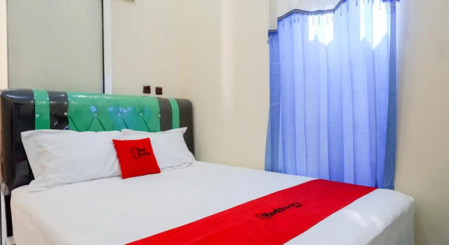 RedDoorz @ Jalan Raya Kaliwungu Selatan Kendal, Book Hotel Billige hoteller i Kendal