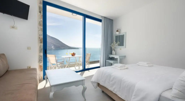 Апартаменты Molos Apartments