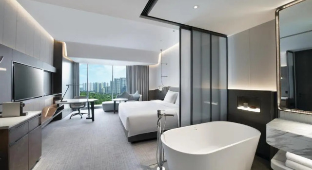 Двухместный номер Standard Crowne Plaza Wuhan Optics Valley by IHG