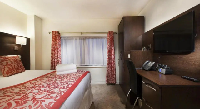 Двухместный номер Standard с красивым видом из окна Отель Shepherds Bush London