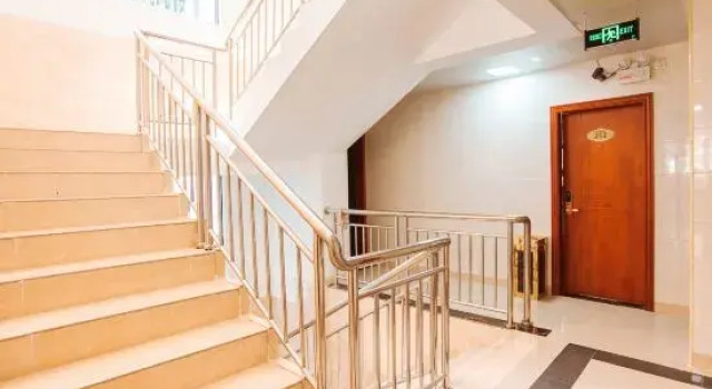 Lingyun Business Hotel, Rezerwuj Hotel Chongzuo Guangxi