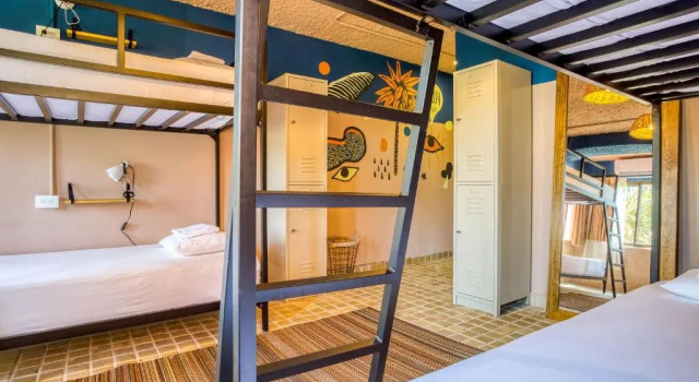 Кровать в общем номере (женский номер) Отель Selina Cancun Laguna Hotel Zone