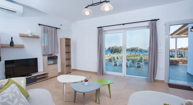Villa Maria, Rezerwuj Willa Kostos Paros