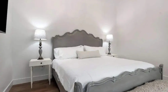 Двухместный коттедж с балконом The Stables Suite One