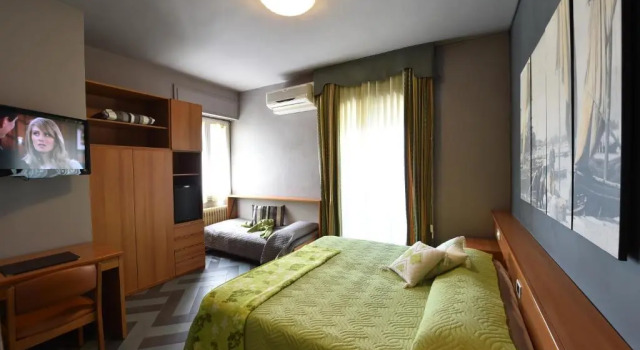 Трёхместный номер Standard с балконом Ambra Hotel