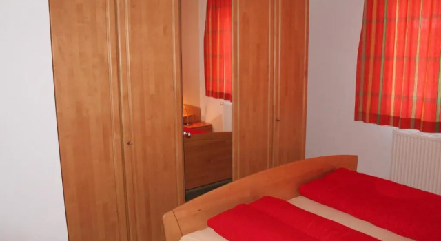 Ferienwohnung Krößbacher, Prenota Hotel Hotel a Tirolo con parcheggio, Parcheggio