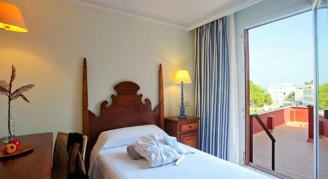 Одноместный номер Standard Hotel Cala Sant Vicenç