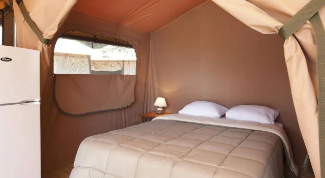 Camping Gavina, Varaa Leirintäalue Hotellit Tarragonès pysäköinnillä, Pysäköinti