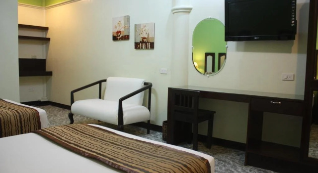 La Piscine Bed & Breakfast