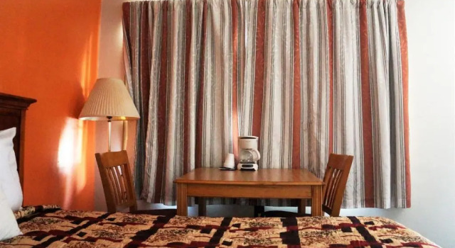 Четырёхместный номер Standard Alpenhaus Motel