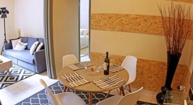 Stylish City Center Garden Apartment