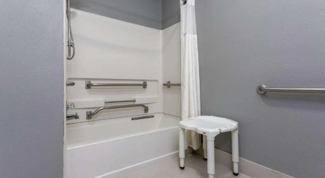 Номер Standard Ramada by Wyndham Sellersburg/Louisville North