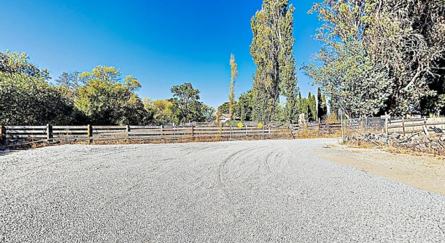 Wine Country Getaway! Modern Three-unit 2 Bedroom Cottage