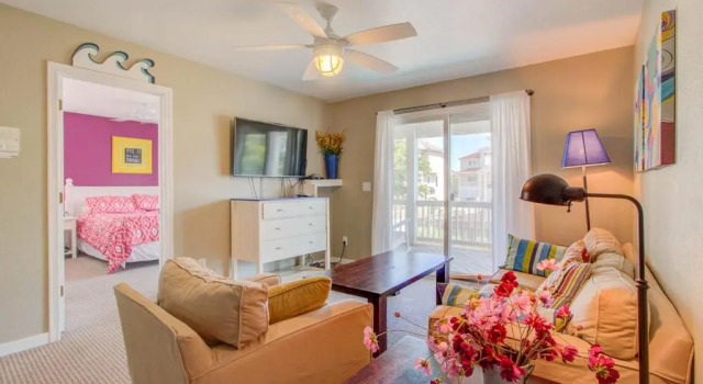 1676 Good Humor 1 Min Walk to Beach