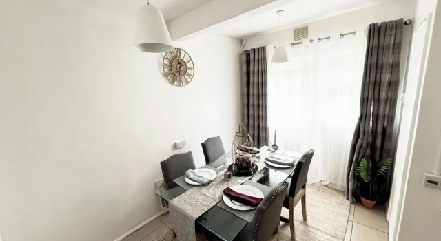 Suspire House -sleeps6-garden-bbq-coastal Retreat, Забронировать Дом для отпуска Отели Нью-Ромни с парковкой, Парковка