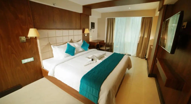 Люкс Yash International Calicut