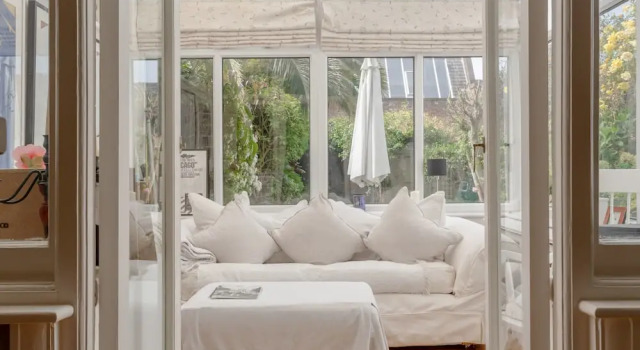 3 Bedroom Family House With Garden, Varaa Lomakoti Mökit kohteessa Merseyside, Mökki