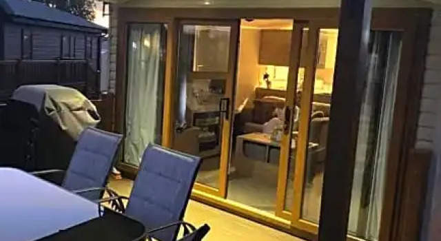 The Luxury break Sleeps 6 at 44 Kingfisher Court South facing, Boek Hotel Hotels in Merseyside met zwembad, Zwembad