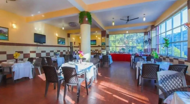 V Resorts Oaktel Nainital, Rezervovat Hotel Nainital Uttarakhand