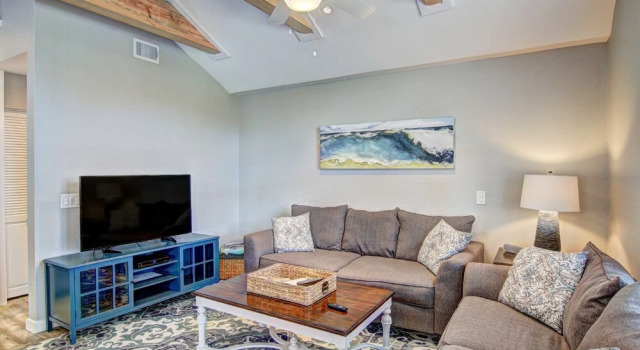 Charming Original Home, Забронировать Отель Отели Порт-Аранзас 3 звезды, рядом с Roberts Point Park, 3*
