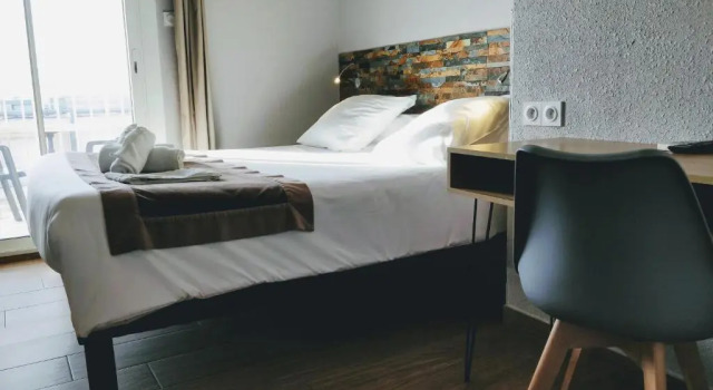 Двухместный номер Comfort с балконом Logis Mar I Sol - Hôtel Restaurant en bord de Mer