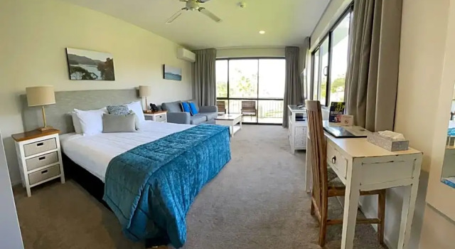 Двухместный номер Deluxe с балконом Quality Hotel Oceans Tutukaka