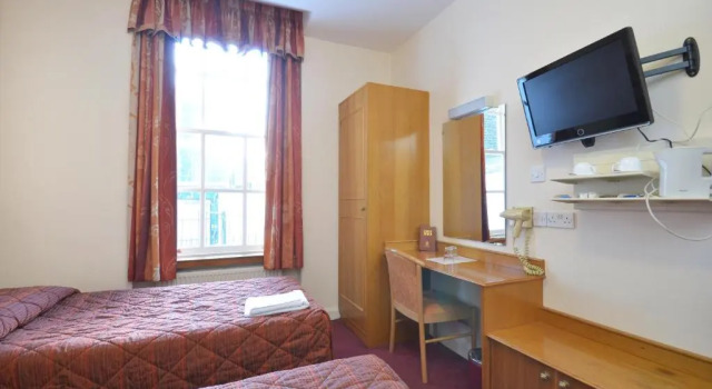 Трёхместный номер Standard Seymour Hotel