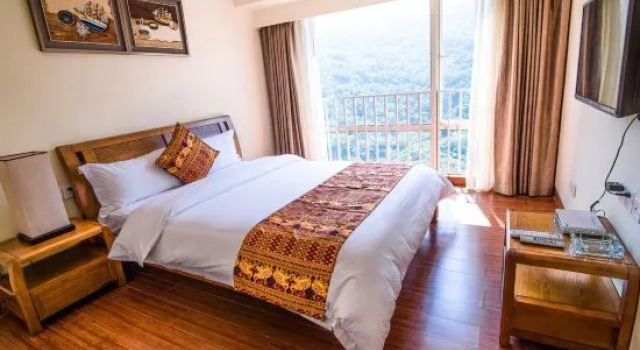 Семейный люкс Weifudun Holiday Apartment (Hailing Island Poly Silver Beach)