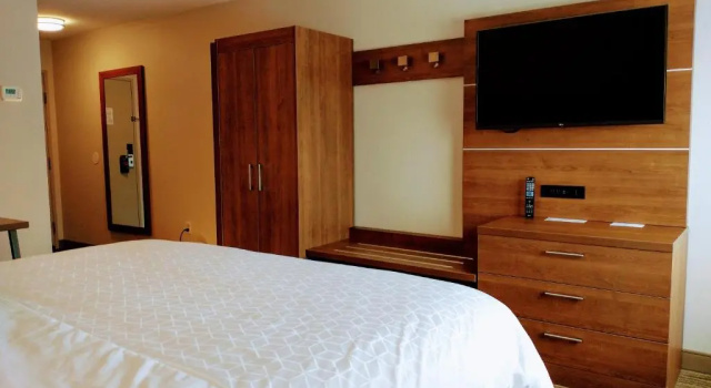 Номер Standard Holiday Inn Express Hotel & Suites Madison by IHG