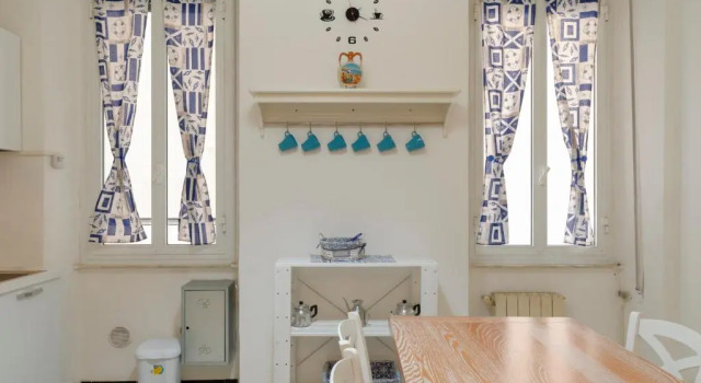 ALTIDO Charming Apt for 4 in Historical Centre of Genoa, Забронировать Отель Исторический центр Генуи Генуя, рядом с Станция метро Sarzano/Sant'Agostino