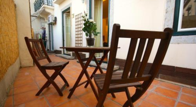 Myplace - Lisbon - Camoes