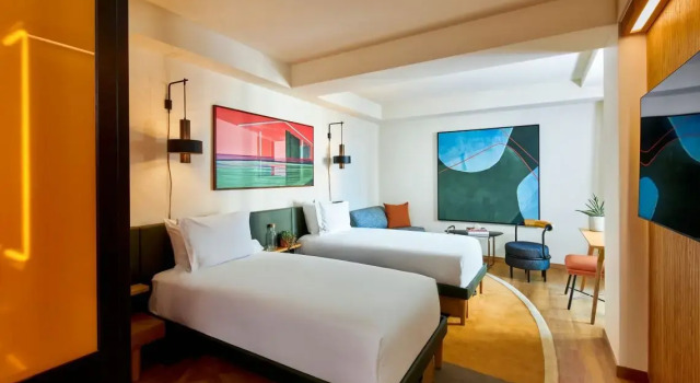 Двухместный номер HOLLYWOOD VOLUME, a Tribute Portfolio Hotel