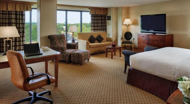 Двухместный полулюкс DoubleTree by Hilton Washington Dulles Airport
