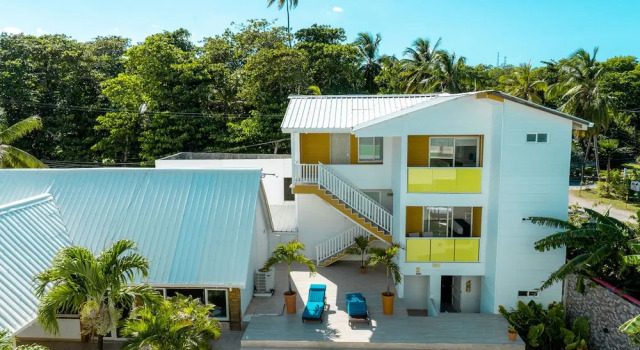 Четырёхместный номер Standard с видом на бассейн Hotel Caribbean Coral