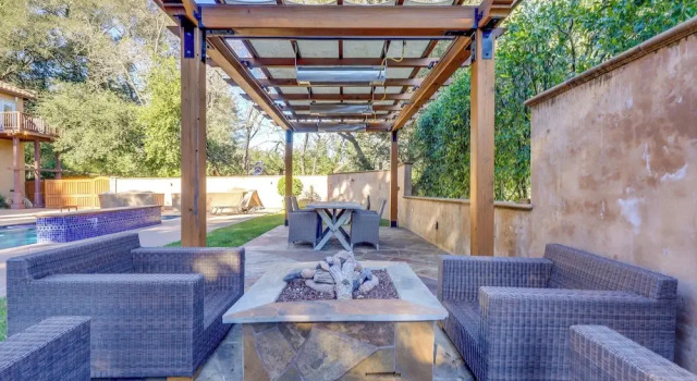 Santa Rosa Home w/ Private Pool & Tennis Court, Забронировать Отель Санта-Роза Wine Country - Northern California