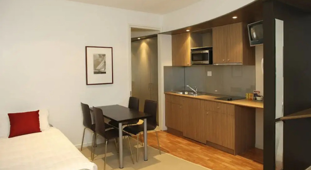 Семейная студия с балконом The Waves Apartments