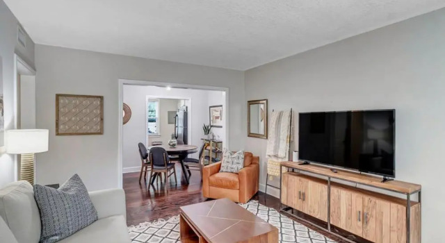 Modern 2 BR Condo - 2 block from San Marco, Book Hotel Jacksonville Florida, nær F E C Park