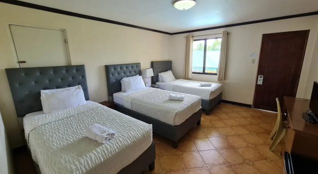 Standard Dreier Zimmer mit Balkon Marvin's Seaside Inn