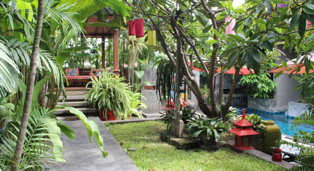 Трёхместный номер Standard с балконом и с видом на сад Sleep Mai Thapae Chiang Mai Old City Lifestyle Hotel