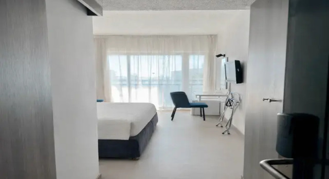 Двухместный номер Standard с балконом Navarria Blue Hotel