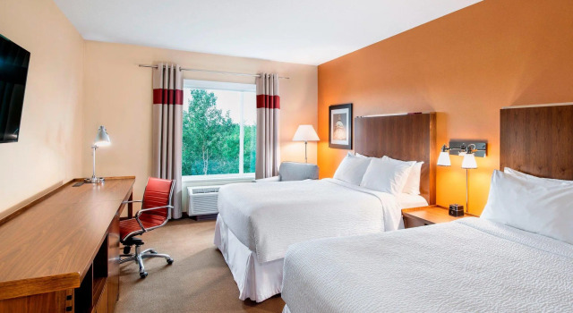 Четырёхместный номер Standard Four Points by Sheraton Grande Prairie